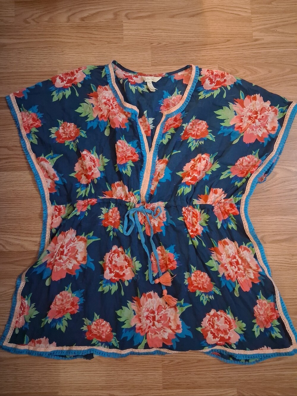 MATILDA JANE elegant floral swim cover up.  Womens. Size Medium.  Blue & Pink.